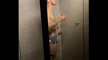 Chuveirão Na Black Cat No Rj