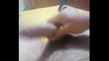 El Modelo Georgio Vergoni Espera En Cama A Su Ardiente Y Bella Dama.