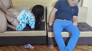 Me Follo A La Esposa De Mi Amigo Al Lado De El Ntr