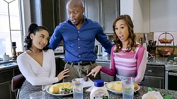 Meeting Stepdaughter' Bbc Boyfriend Turns Into Hot Threesome (christy Love, Avery Black)