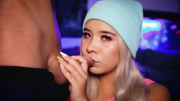 Cute-faced Webcamer Girl Enjoys Her Boyfriend' Cock In Her Mouth While Everyone Watches