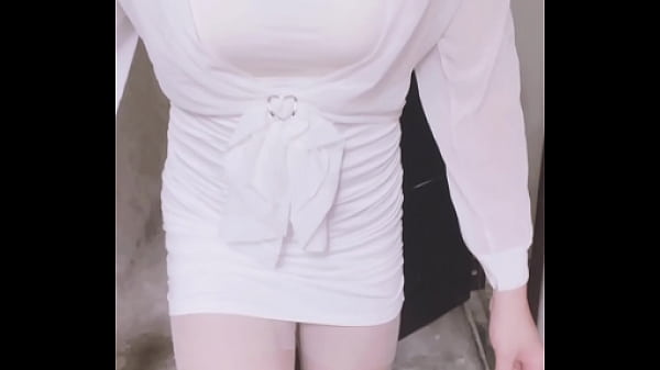【露出】女装伪娘楼道自慰：包臀裙/肉丝/透明开衫