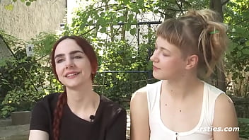 Ersties: Dominanz Und Unterwerfung _ Lesbische Frauen Spielen Mit Strap-on