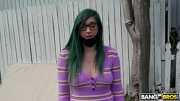 Waitress Gets Huge Tip On The Bus