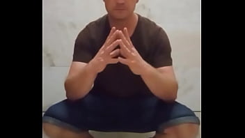 Vystříkám ti držku močí!!!! rozuměla si ty čubko blbá? Poděkuj a na kolena?