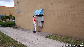 Scooping Up A Chonga