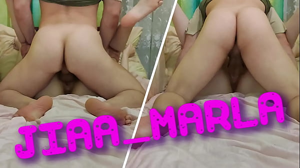 Рыжая с толстой задницей с большими упругими сиськами и рабочей задницей трахает ее мокрую киску