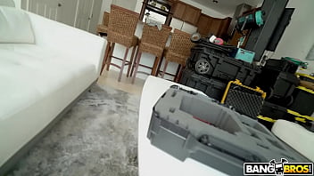 Paisley' Dick Sucking Lips