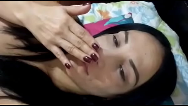 Alexandra Disfrutando De Sus Ricos Aromas