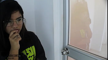 Observo A Mi Hermanastro Viendo Porno Y Me Pongo Cachonda Cum-en Mis Ricas Nalgas Parte 1