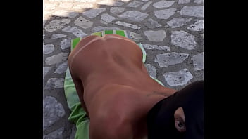 Sucer Son Gode Comme Une Vraie Chienne