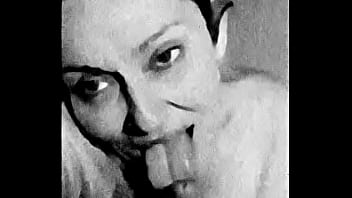 Rubia Madura Con Lengua Larga