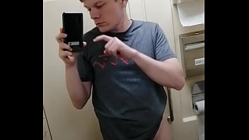 Masturbate In The Toilet Of The Train