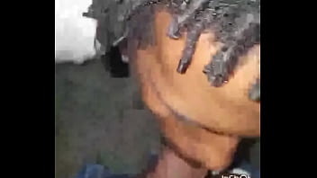 Preto Mamando Em Público