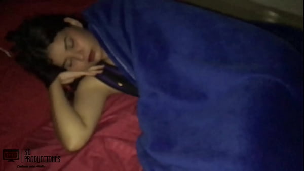 Me Follo A La Perra De Mi Hermanastra Mientras Esta Acostada Parte 1