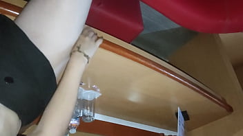 Me Cojo A Mi Prima Con Minifalda