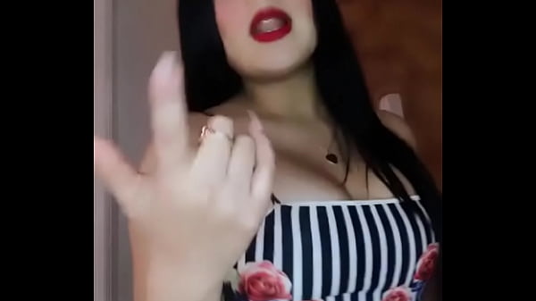 Dany Tefita Bailando En Vestido Apretado