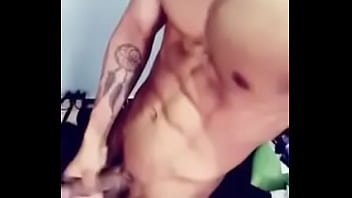Chacal Hetero Masturbandose