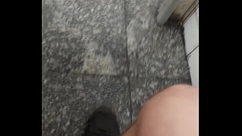 Banheirao Na Estação De Metr_