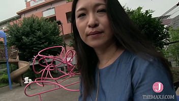 Her Ripped, Ripe Body Is So Powerful!