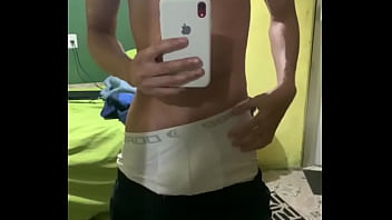 Mostrando Meu Corpo Ao P_blico