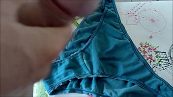 Corrida En Bragas De Mi Mujer 240