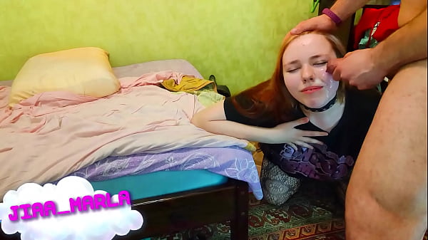 Брюнетка с толстой попкой, грудастая с большой шикарной задницей трахается в домашнем порно