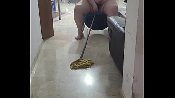 Coolmarina. Gorda Madura Se Folla Con Ganas El Palo De La Fregona