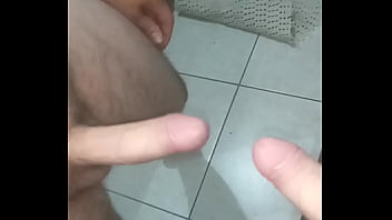 Batendo Uma E Gosando - leite, lesbicas, punheta, gosando, gosada - Video 1308183