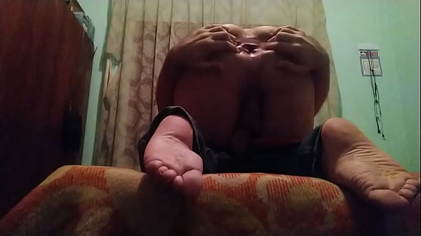 Plug E Dildo No Cuzinho De Quatro