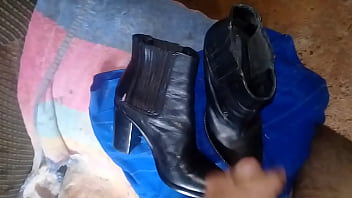 Gozadinha Nas Botas Arezzo