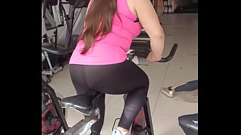 Acompañe Al Gym A Mi Cuñada Puta De Cameltoe Gigante Luego La Lleve A Mi Casa Y La Folle Sin Condon
