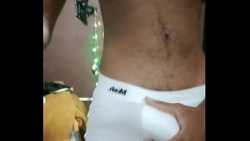 Magrinho Pirocudo Tirando A Roupa De Pau Duro