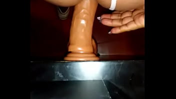 Este Dildo Me Dilata Bien Rico