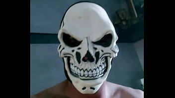 Patrão Fode Meu Rabo Enquanto Funcionário Fica Chupando O Dedo!