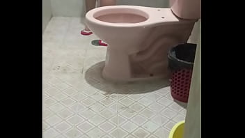 Chico De Tinder Me Manda Video Bañándose Pt 1