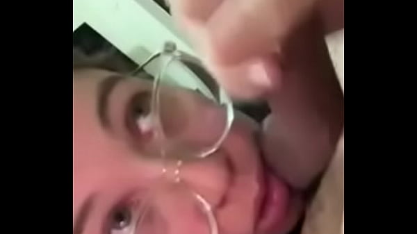 Casada Fazendo Boquete Gostoso No Cuckold. (pov). Completo No Red.