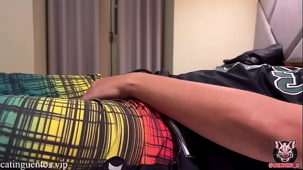 Casado Pulou A Cerca Pra Ganhar Mamada De Homem