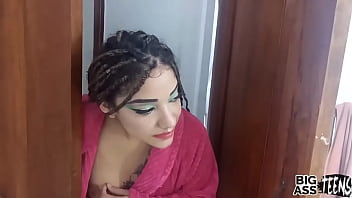 Culo Grande De Linda Hermanastra De Coño Rosada Tiene Sexo Por El Coño Apretado De Chica Latina