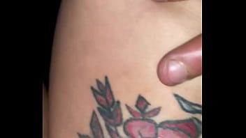 Comendo A Coroa Casada De Praia Grande