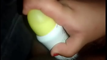 Morra Se Masturba Gimiendo