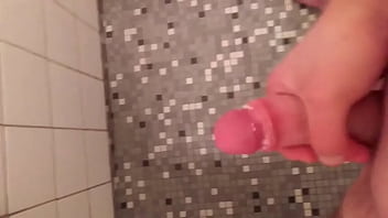 Me Jerking And Cumming - cumshot, jerking, soloboy - Video 1441323
