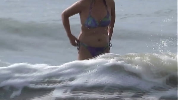 I Love Showing Off On The Beach While My Stepson' Friends Masturbate And Ask Me To Fuck