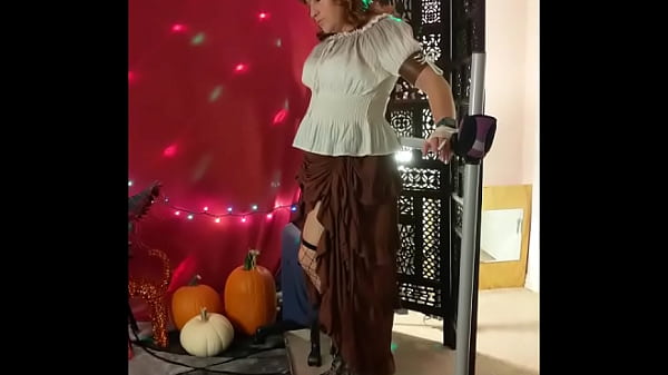 Halloween Steampunk Pussy Dance