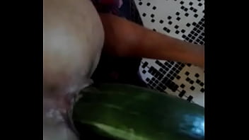 Cunha Safada Com Pepino