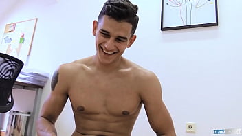 He Works In The Farm And Wants Something New In The City That He Can Give Extra Money - Bigstr