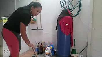 Empleada Curiosa Ve Como Me Masturbo Y Me Graba