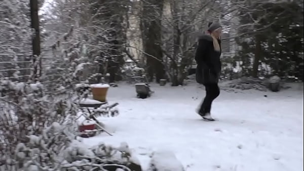 Blond Busty Selina-666 Pee, Peeing Outdoor