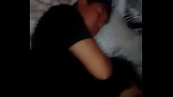 Follan A Su Mujer Mientras Cornudo Duerme