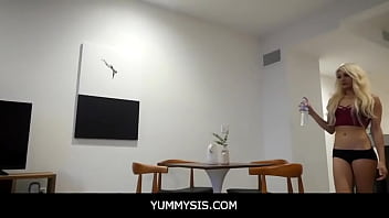 Yummysis - Sweet Chick Elizabeth Jolie Loves Riding A Huge Dick